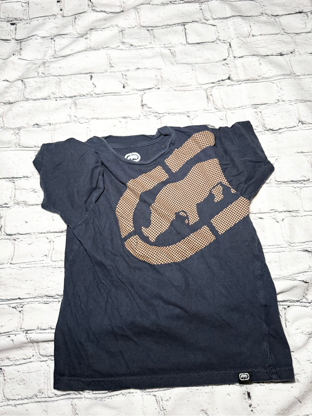 Ecko. Graphic tee. Size 7